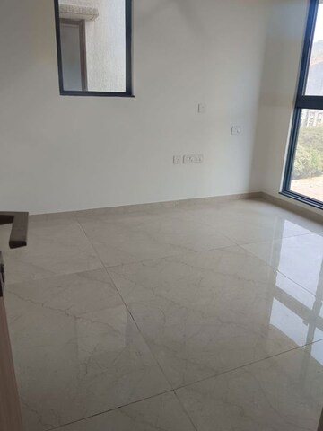 Room in 1 BHK Apartment at Godrej Urban Park, Chandivali – for Rent