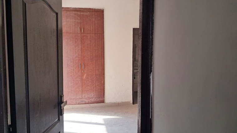 Room, amrapali-princely-estate 2.5 Bedroom 1015 Sq.Ft. Apartment In Sector 76 Noida 10082881