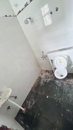 Bathroom in 1 RK Builder Floor at Sector 46 – for Rent