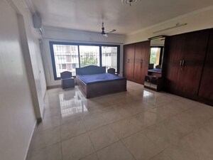 Living Room in 3 BHK Apartment at Khar West – for Rent
