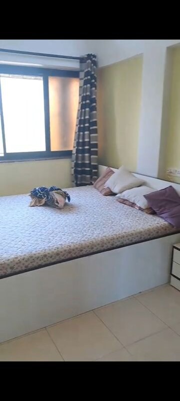 Bedroom in 2 BHK Apartment at Seven Bungalow, Andheri West – for Rent