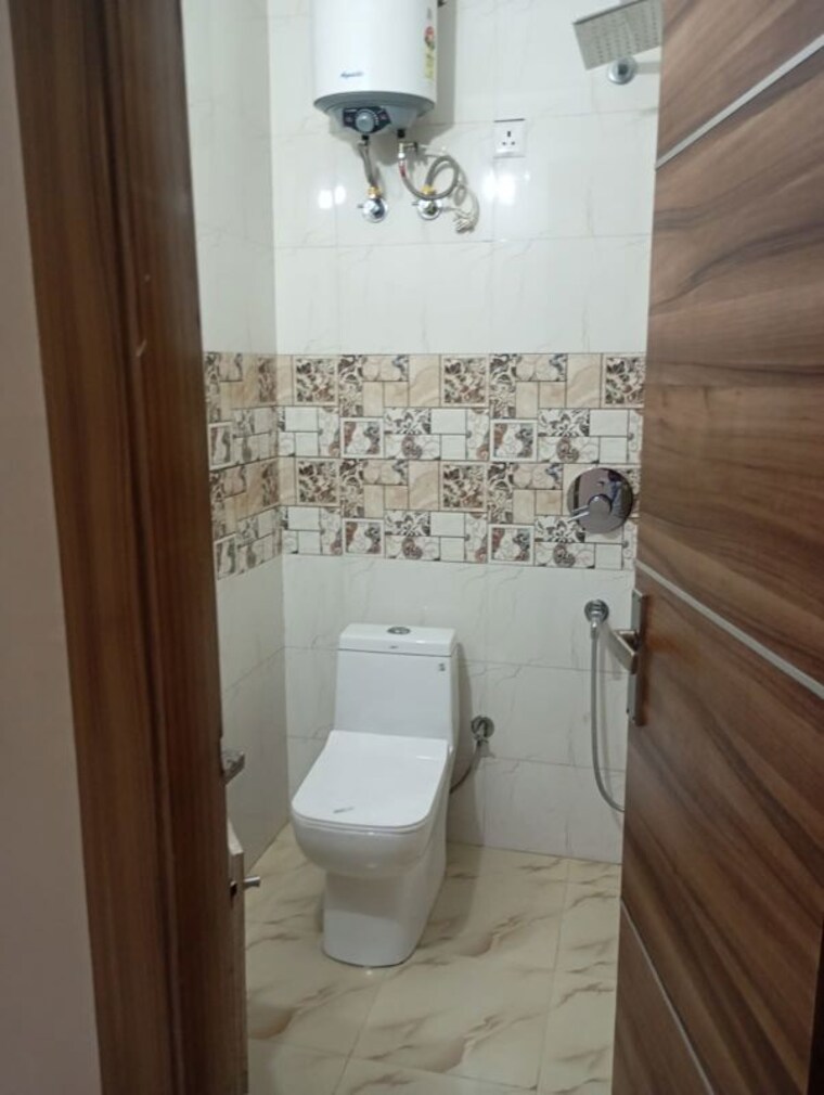 Bathroom, unitech-the-residences-sector-33 4 Bedroom 1870 Sq.Ft. Apartment In Sector 33 Gurgaon 10082932