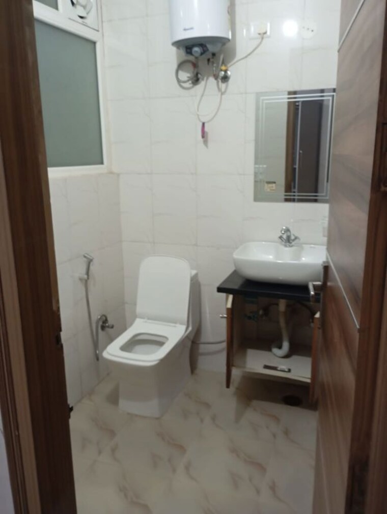 Bathroom, unitech-the-residences-sector-33 4 Bedroom 1870 Sq.Ft. Apartment In Sector 33 Gurgaon 10082932