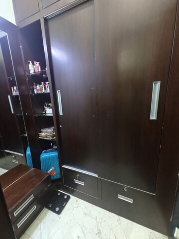 Furnished Amenities in 3 BHK Builder Floor at Sushant Lok 2, Sector 57 – for Rent