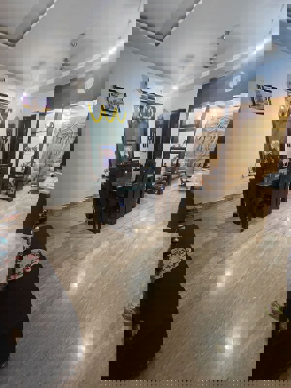 3 BHK + Pooja Room 300 Sq.Yd. Builder Floor in Sushant Lok 2