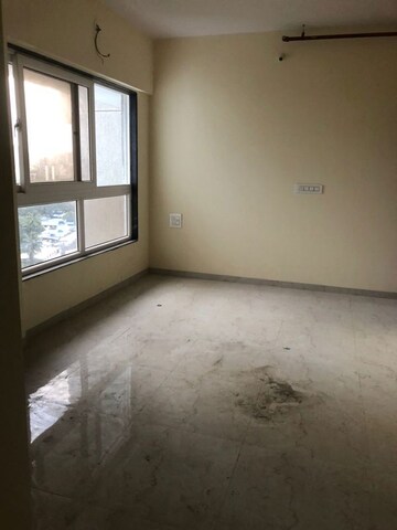 Room in 2 BHK Apartment at Yash Orion, Goregaon East – for Rent