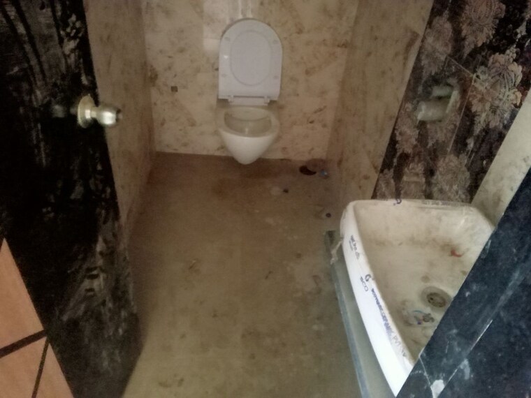 Bathroom, shubham-jijai-angan 1.5 Bedroom 900 Sq.Ft. Apartment In Taloja Navi Mumbai 10083236