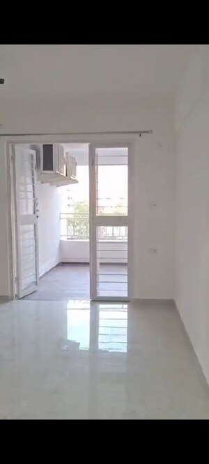 Room in 2 BHK Apartment at Siddhi Nisarg, Wakad – for Rent