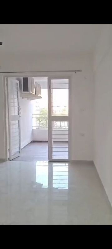 Room in 2 BHK Apartment at Siddhi Nisarg, Wakad – for Rent