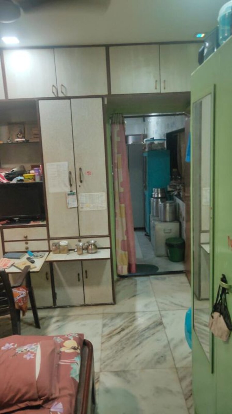 Gym, krishna-niwas-kalbadevi 3 Bedroom 1200 Sq.Ft. Apartment In Kalbadevi Mumbai 10083224