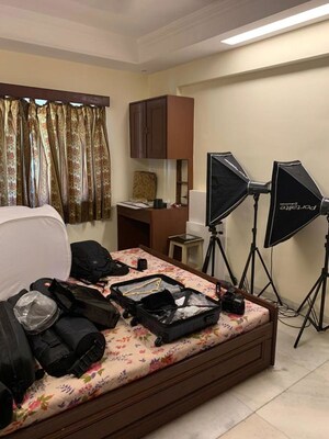 Bedroom in 3 BHK Apartment at Santacruz West – for Rent