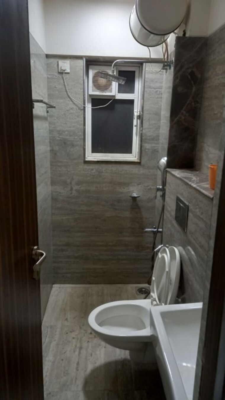 Bathroom, raheja-ridgewood 2 Bedroom 822 Sq.Ft. Apartment In Goregaon East Mumbai 10083266