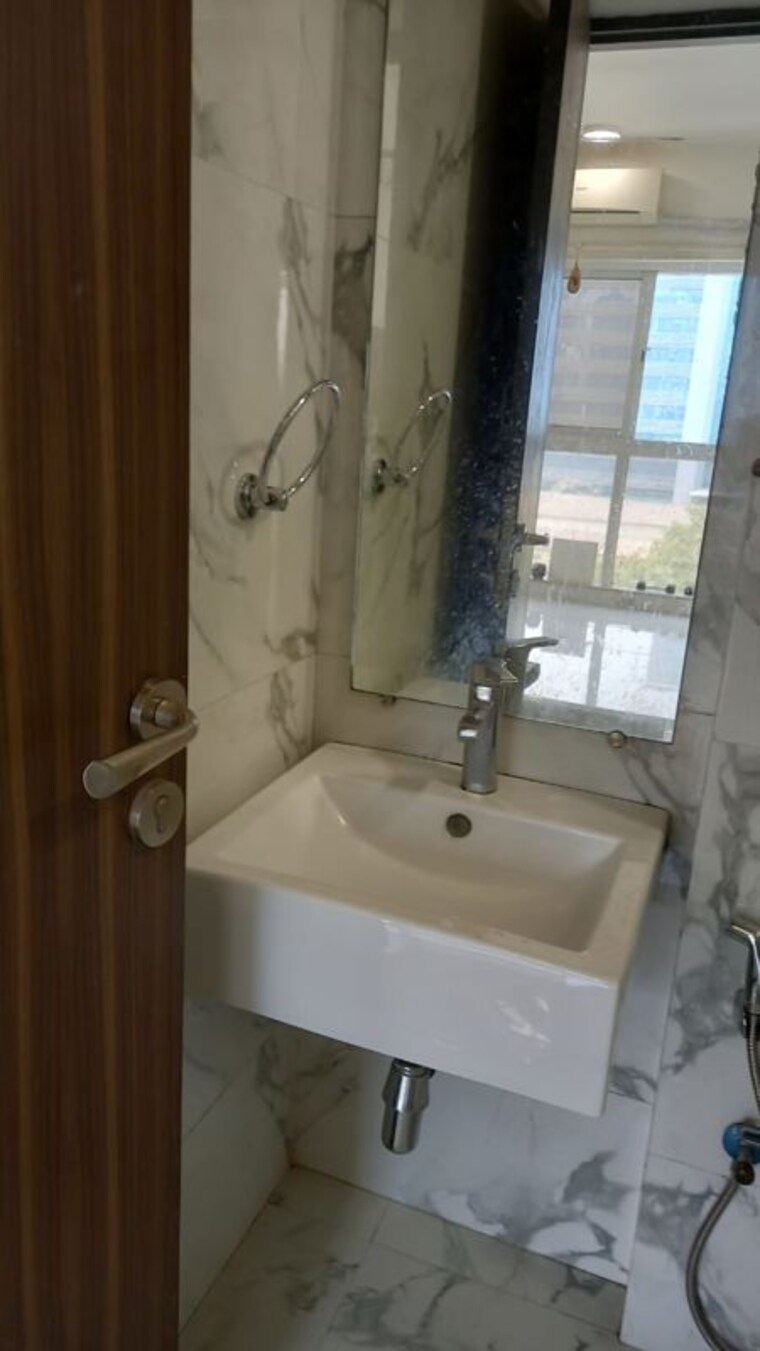 Bathroom, raheja-ridgewood 2 Bedroom 822 Sq.Ft. Apartment In Goregaon East Mumbai 10083266