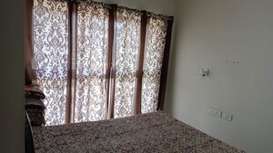 Room in 2 BHK Apartment at Raheja Ridgewood, Goregaon East – for Rent