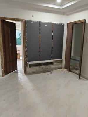 Room in 3 BHK Apartment at Green Hills Manikonda, Manikonda – for Rent