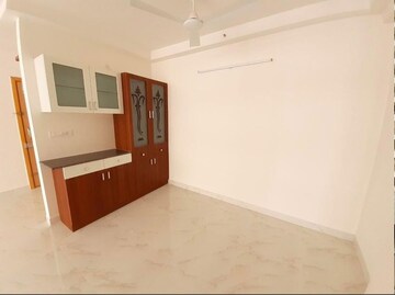 Room in 2 BHK Apartment at Mantri Lithos, Thanisandra – for Rent