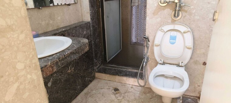 Bathroom, kalpataru-aura 2 Bedroom 751 Sq.Ft. Apartment In Ghatkopar West Mumbai 10083324