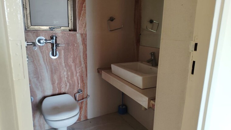 Bathroom, kalpataru-aura 2 Bedroom 751 Sq.Ft. Apartment In Ghatkopar West Mumbai 10083353