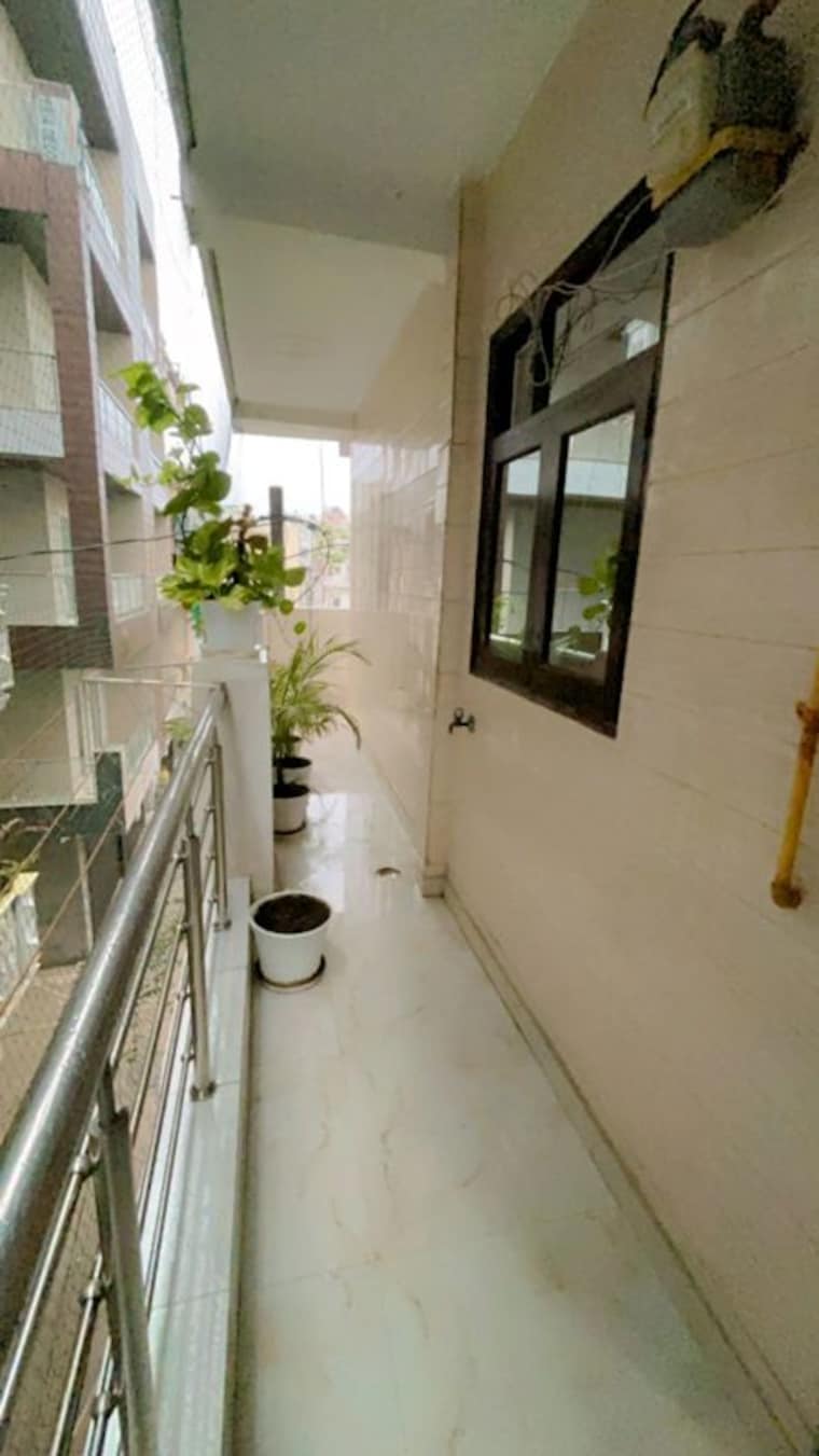 Balcony, dwarka mor Pg For Boys & Girls In Dwarka Mor 10083377