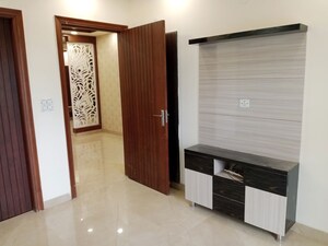Room in 3 BHK Builder Floor at Fidato Honour Homes, Sector 89 – for Sale