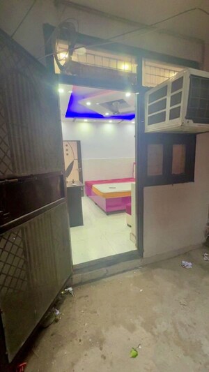 Room in 2 BHK Builder Floor at Dwarka Mor – for Sale