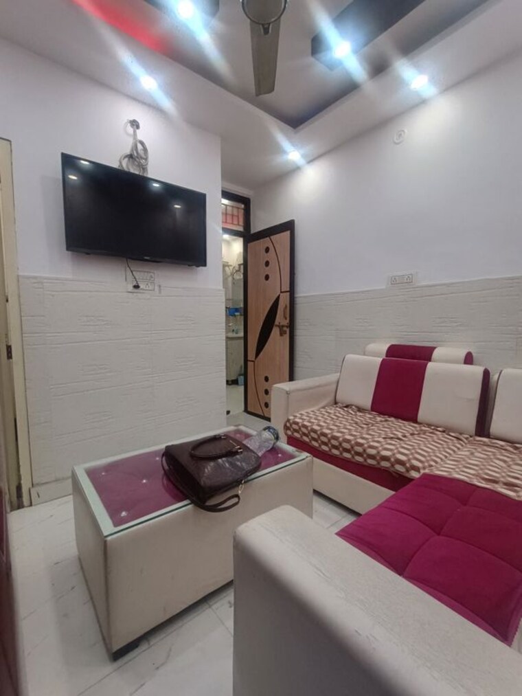 Living Room, dwarka mor 2 Bedroom 500 Sq.Ft. Builder Floor In Dwarka Mor Delhi 10083435