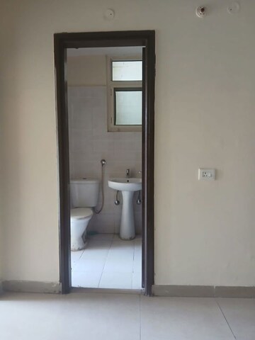 Room in 3 BHK Apartment at Vip Road – for Sale