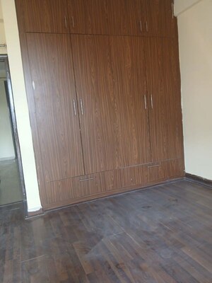 Room in 3 BHK Apartment at Vip Road – for Sale