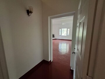 Room in 5 BHK Villa at Chattarpur – for Rent