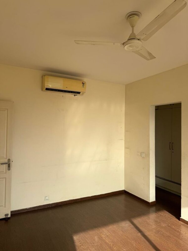 Master Bedroom, bestech-park-view-ananda 3 Bedroom 1660 Sq.Ft. Apartment In Sector 81 Gurgaon 10083631