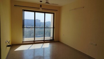 Room in 2 BHK Apartment at Kalpataru Aura, Ghatkopar West – for Rent