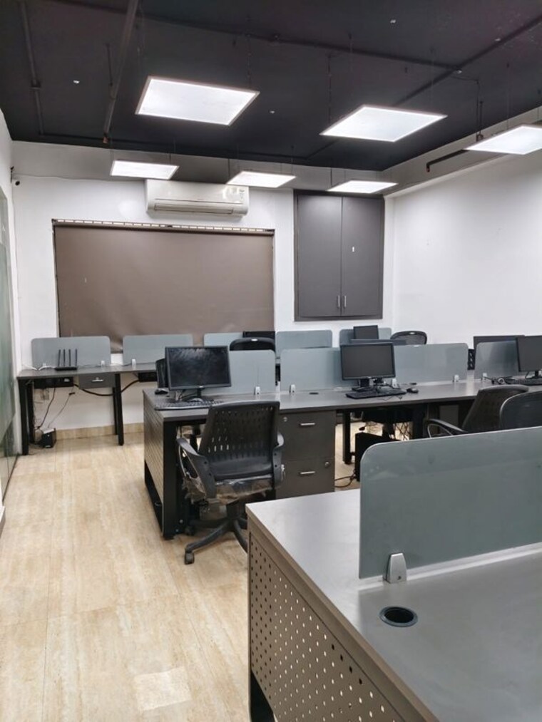 Team Area, sector 63 Commercial Office Space 1600 Sq.Ft. In Sector 63 Noida 10080593