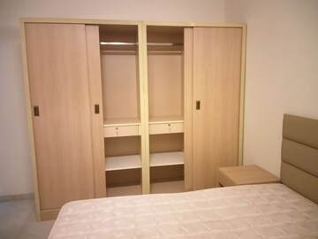 Room in 2 BHK Apartment at Yash Orion, Goregaon East – for Rent