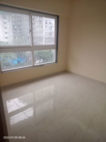 Room in 2 BHK Apartment at Yash Orion, Goregaon East – for Rent