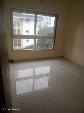 Room in 2 BHK Apartment at Yash Orion, Goregaon East – for Rent