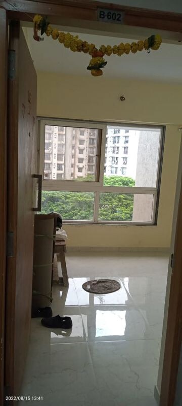 Master Bedroom in 2 BHK Apartment at Yash Orion, Goregaon East – for Rent