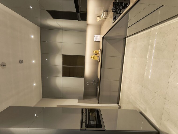 Bathroom, parel 3 Bedroom 1200 Sq.Ft. Apartment In Parel Mumbai 10083708