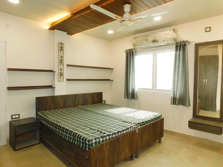 Bedroom, green park extension 2 Bedroom 150 Sq.Yd. Builder Floor In Green Park Extension Delhi 10083670