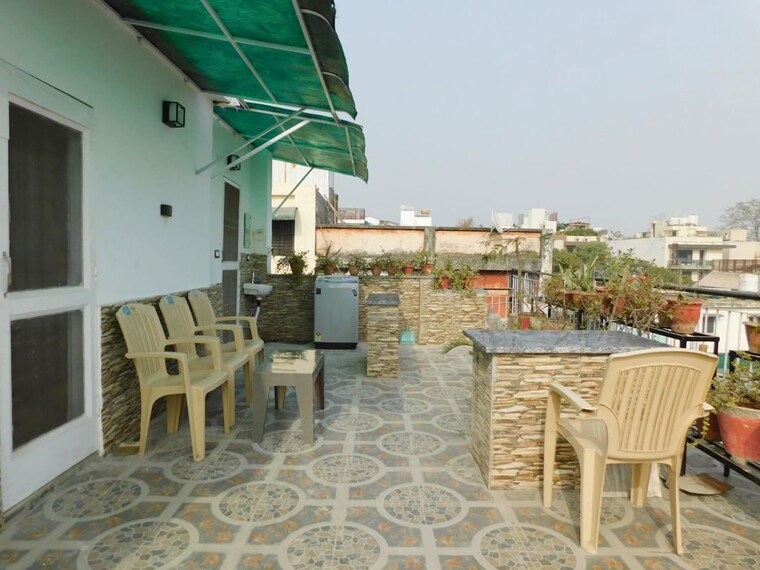Terrace, green park extension 2 Bedroom 150 Sq.Yd. Builder Floor In Green Park Extension Delhi 10083670