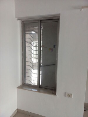 Room in 1 BHK Apartment at Vasant Vihar – for Rent