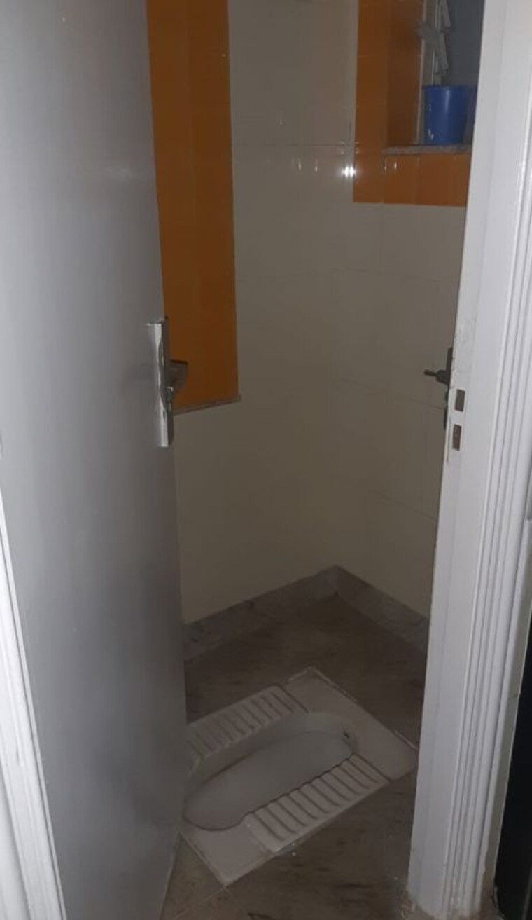 Bathroom, vasant vihar 1 Bedroom 580 Sq.Ft. Apartment In Vasant Vihar Thane 10083763