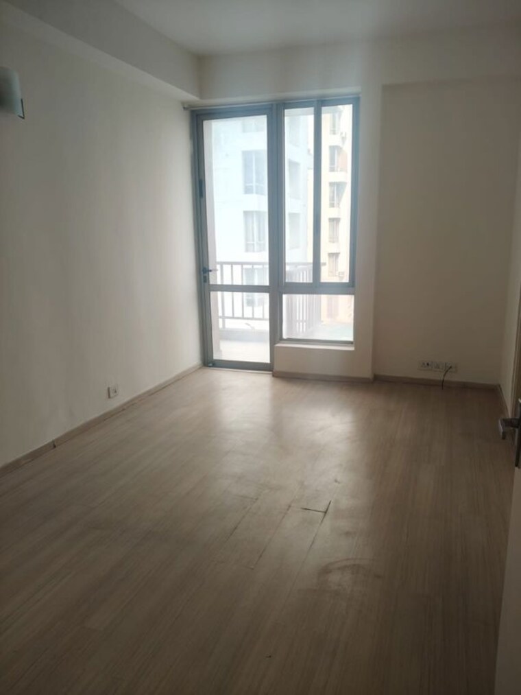 Room, sector 5 3 Bedroom 230 Sq.Yd. Independent House In Sector 5 Gurgaon 10083773