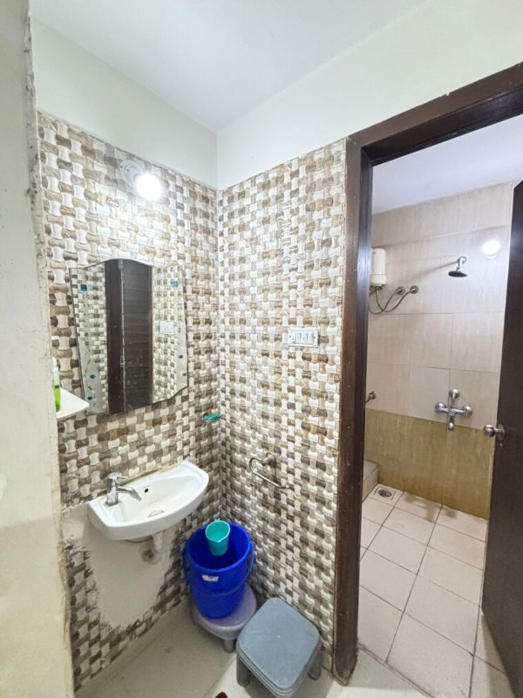Bathroom, sukhwani-elmwood 2 Bedroom 810 Sq.Ft. Apartment In Pimple Saudagar Pune 10083889