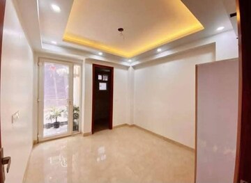 Room in 3 BHK Builder Floor at Saket – for Rent