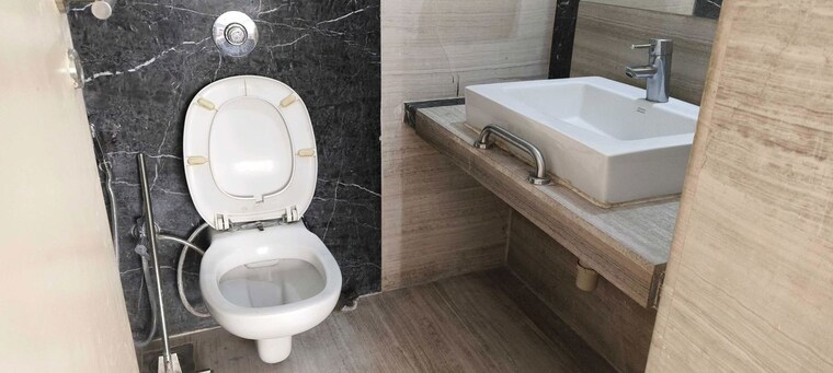 Bathroom, kalpataru-aura 2 Bedroom 751 Sq.Ft. Apartment In Ghatkopar West Mumbai 10083955