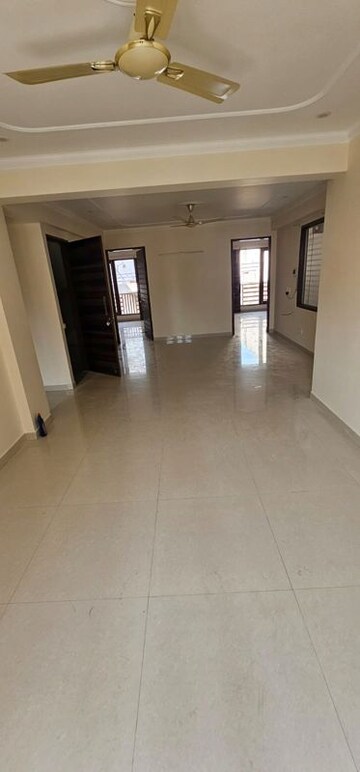 Room in 3 BHK Independent House at Ansal Plaza Sector-23, Sector 23 – for Rent
