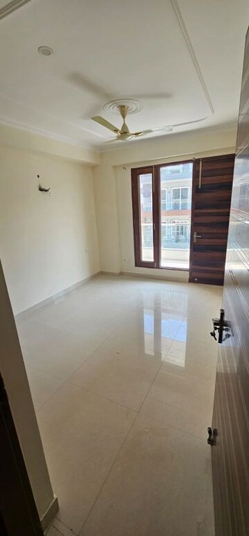 Room in 3 BHK Independent House at Ansal Plaza Sector-23, Sector 23 – for Rent