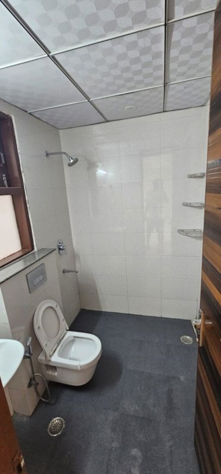 Bathroom, ansal-plaza-sector-23 3 Bedroom 150 Sq.Yd. Independent House In Sector 23 Gurgaon 10084086
