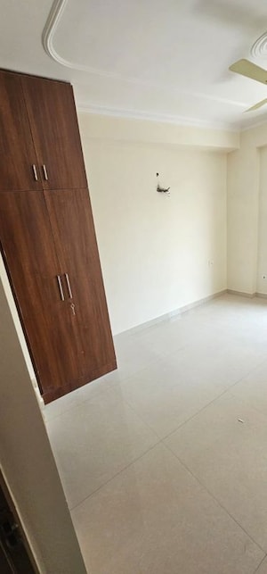 Room in 3 BHK Independent House at Ansal Plaza Sector-23, Sector 23 – for Rent