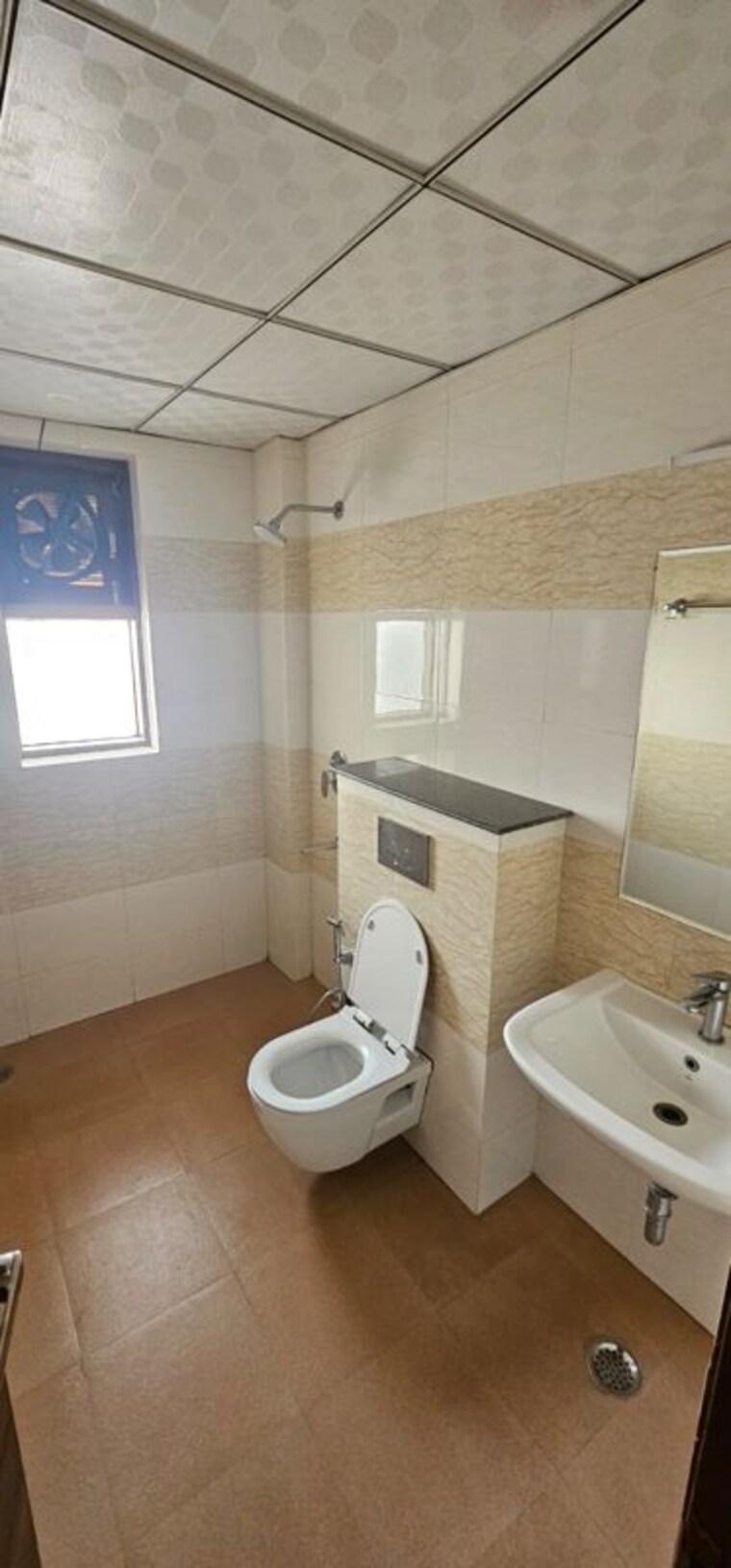 Bathroom, ansal-plaza-sector-23 3 Bedroom 150 Sq.Yd. Independent House In Sector 23 Gurgaon 10084086